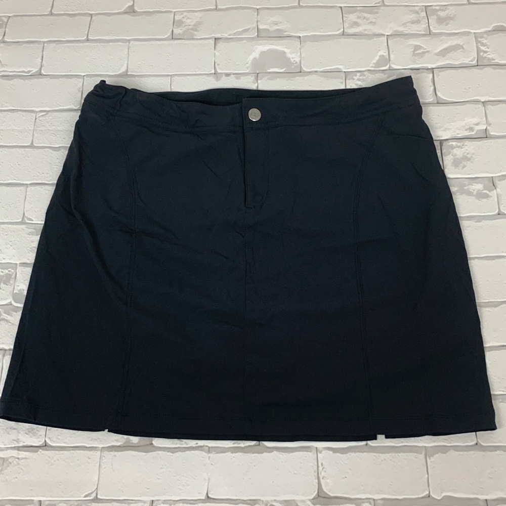 💰Bundle 3/$30 Columbia skirt shorts set 14/46 Black Drawstring waist Zip/button